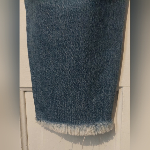 Good American size 16 Jeans. Excellent Condition! 25in inseam. - Picture 2 of 5